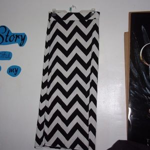 (A.N.A.) A New Approach Maxi Skirt